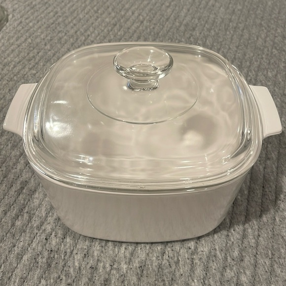 Pyrex Corningware White Glass Baking Dish with Lid 3 Quarts - Picture 1 of 3